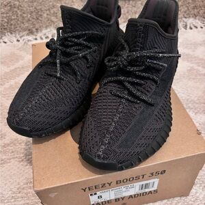 YEEZY BOOST 350 V2